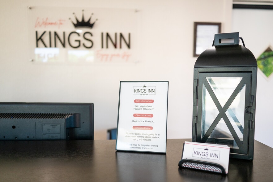 More Photos Of 100 W Wilson St, Valliant Hotel For Sale