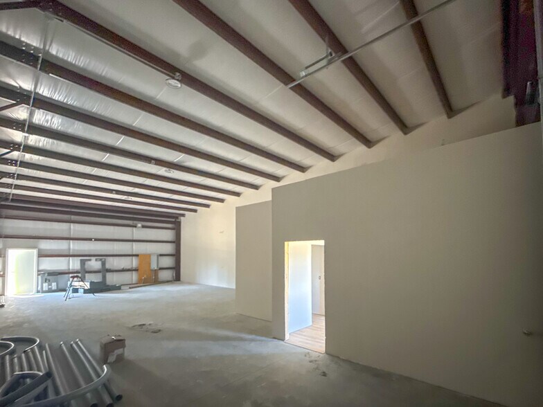 More Photos Of 7123 Cross County Rd, North Charleston Industrial For Lease