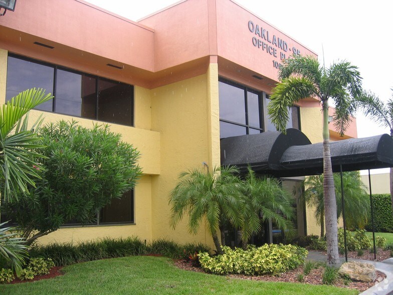 More Photos Of 1061 W Oakland Park Blvd, Oakland Park Medical For Sale
