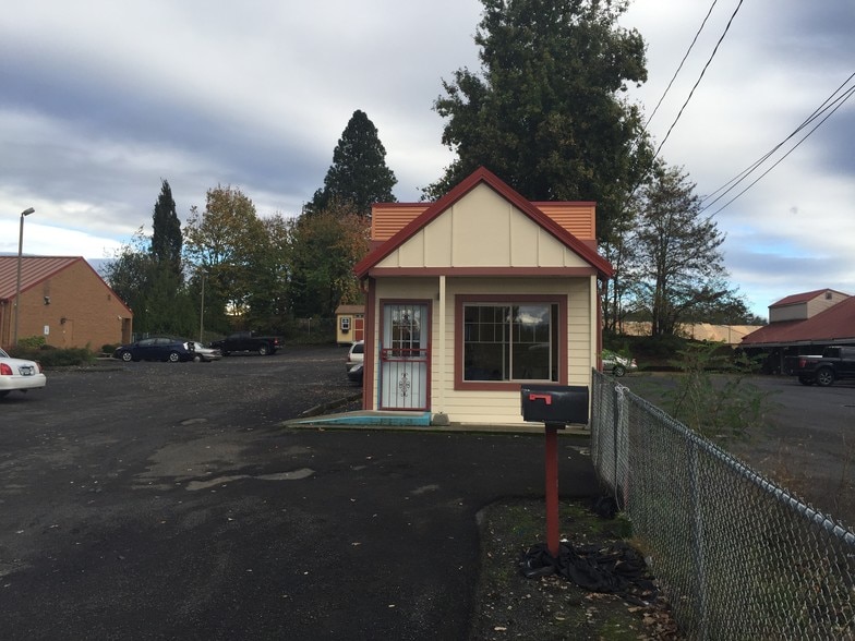 More Photos Of 8505 & 8513 NE Highway 99, Vancouver Restaurant For Sale