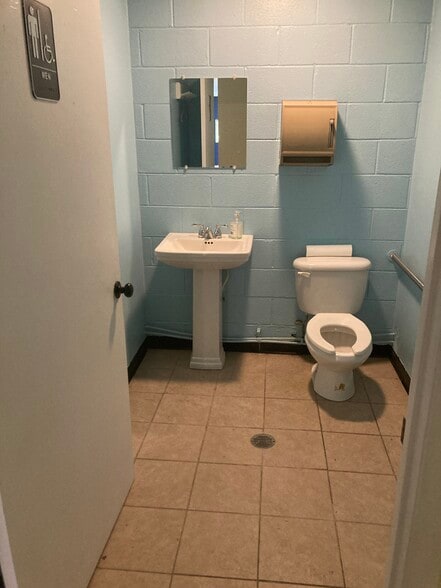 More Photos Of 4609 Wrightsville Ave, Wilmington Freestanding For Sale