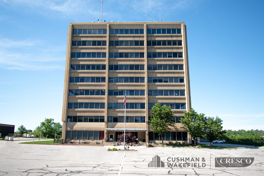 More Photos Of 5755 Granger Rd, Independence Office Residential For Lease