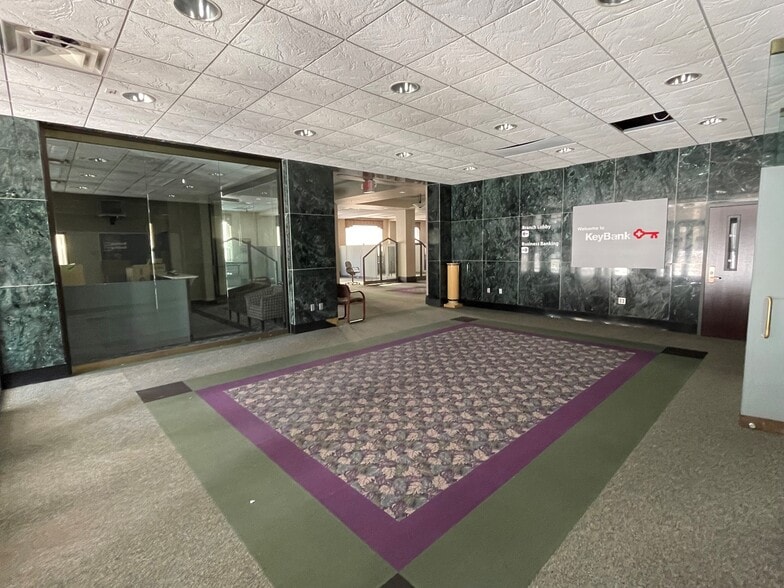 More Photos Of 801 State St, Erie Bank For Lease