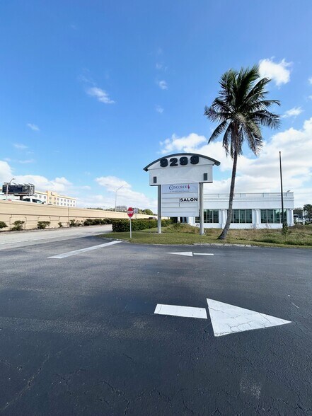 More Photos Of 9299 College Pky, Fort Myers Office For Sale
