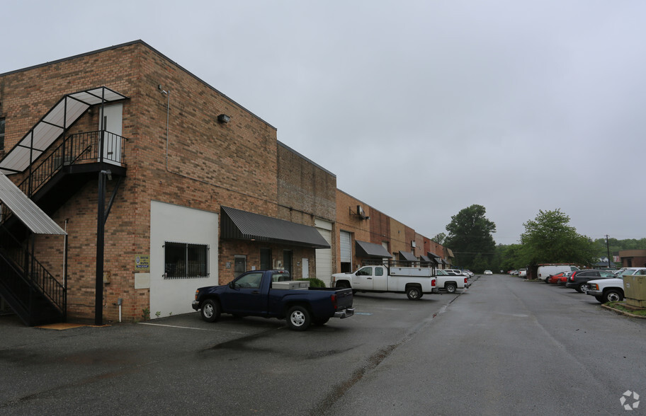 More Photos Of 7708-7732 Old Alexandria Ferry Rd, Clinton Warehouse For Lease