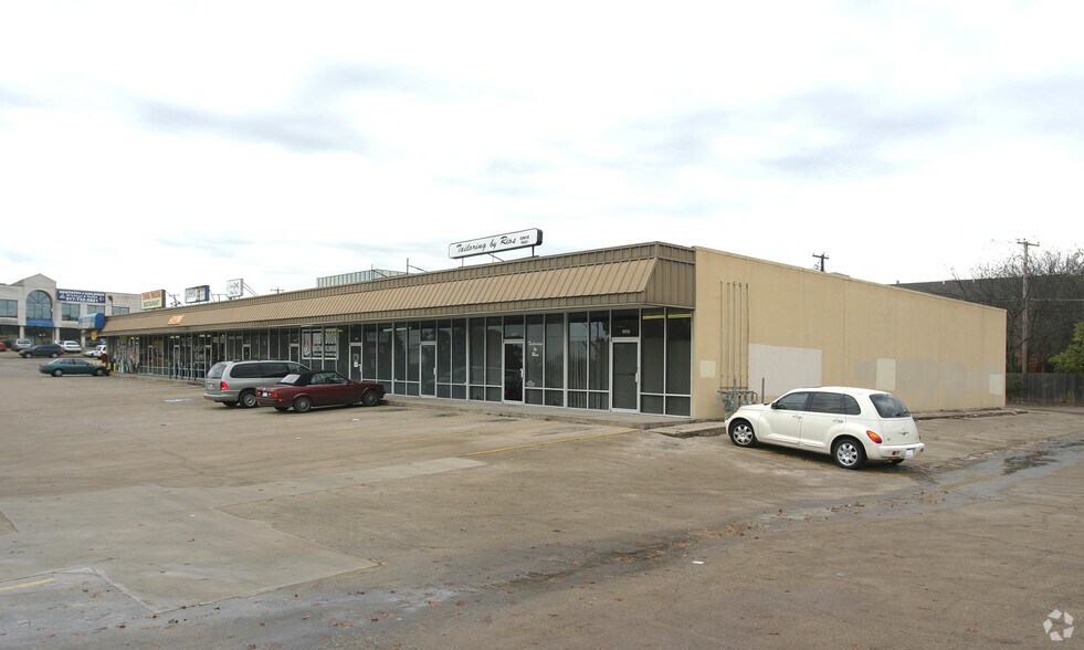 More Photos Of 3001-3027 Lackland Rd, Fort Worth Freestanding For Sale