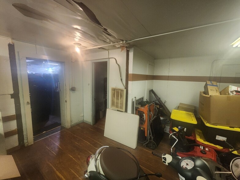 More Photos Of 1322 S 10th St, Milwaukee Freestanding For Sale