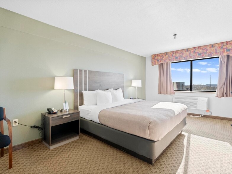 More Photos Of 815 E Hwy 89, Kanab Hotel For Sale