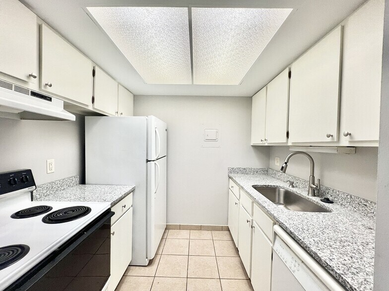 More Photos Of 1810 Greenway Cross, Fitchburg Apartments For Sale