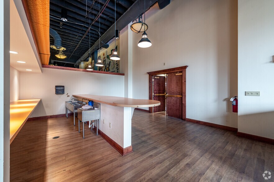 More Photos Of 222 S Main St, Akron Office For Sale