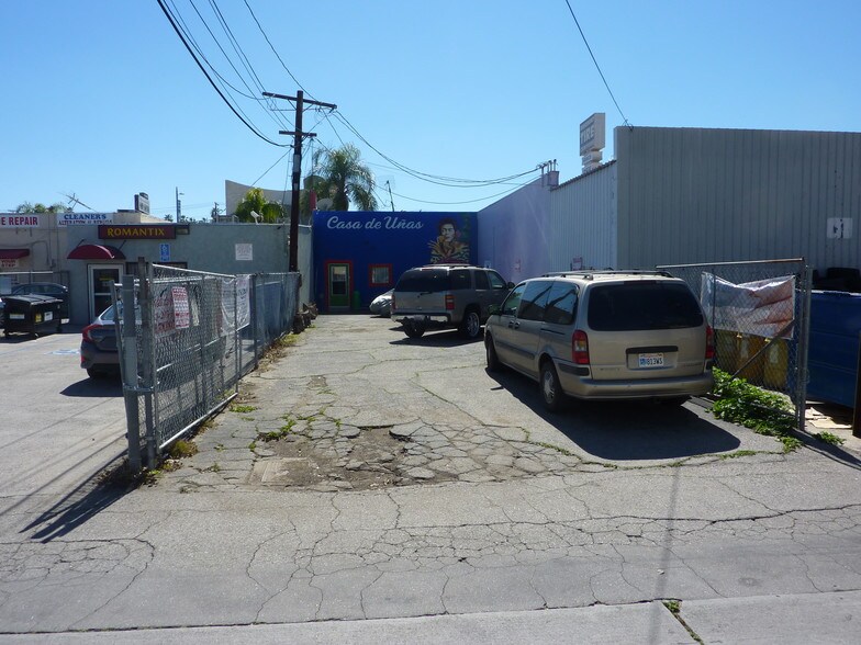 More Photos Of 21627 Sherman Way, Canoga Park Storefront For Sale