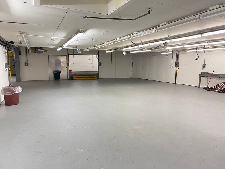 More Photos Of 6190 N Riverview Dr, Kalamazoo Warehouse For Sale