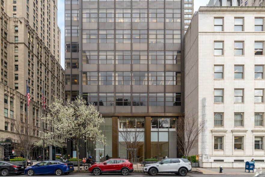 More Photos Of 41 Madison Ave, New York Coworking Space