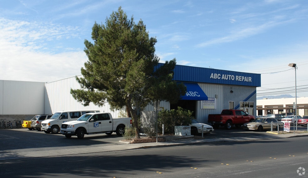 More Photos Of 4585 W Nevso Dr, Las Vegas Auto Repair For Sale