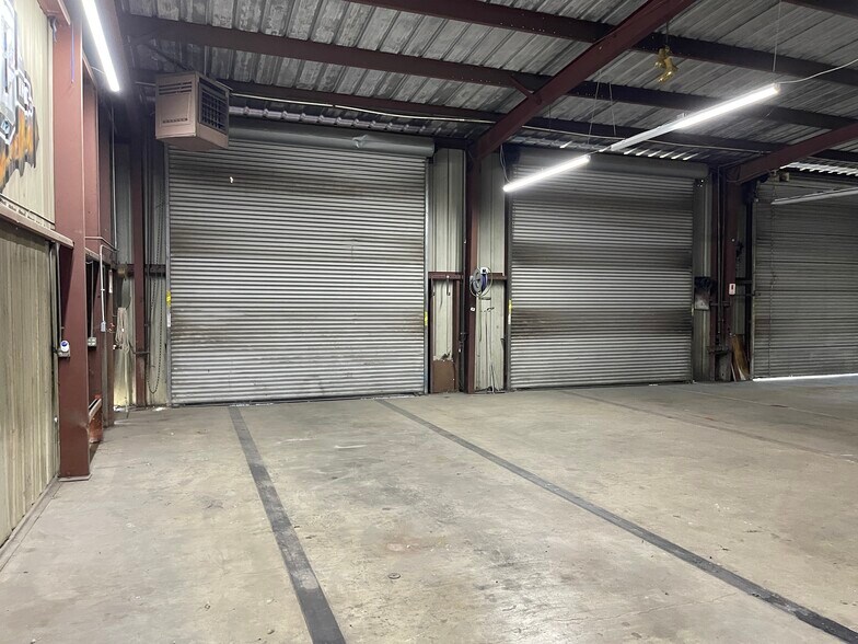 More Photos Of 971 F St, West Sacramento Service For Lease