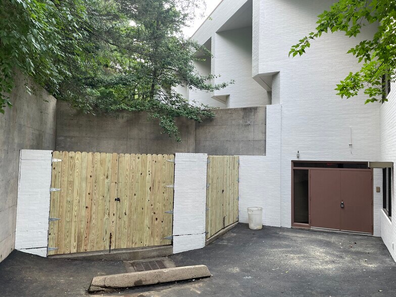 More Photos Of 1914 Association Dr, Reston Office For Lease