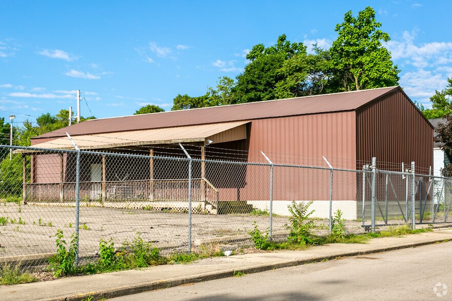 More Photos Of 1113 S Madison Ave, Anderson Warehouse For Sale