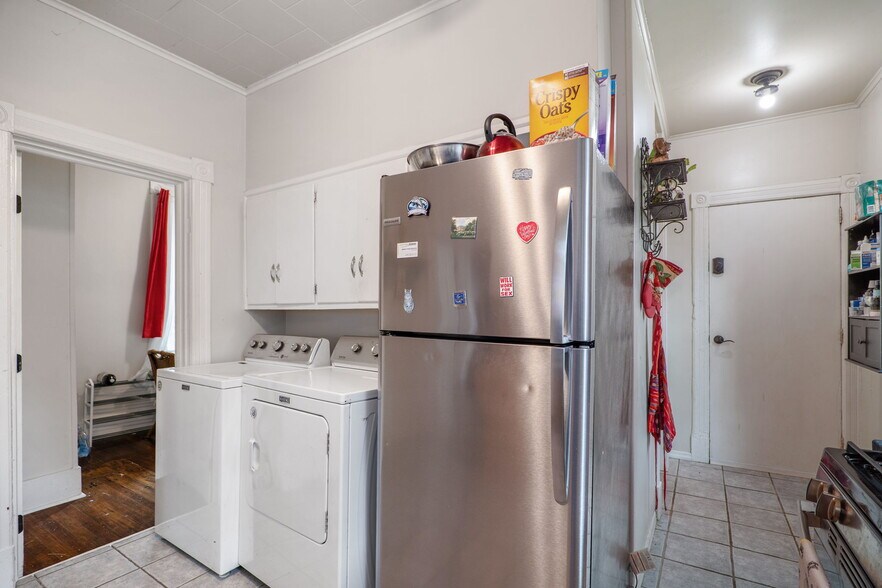 More Photos Of 462-470 2nd Ave, Troy Storefront Retail Residential For Sale