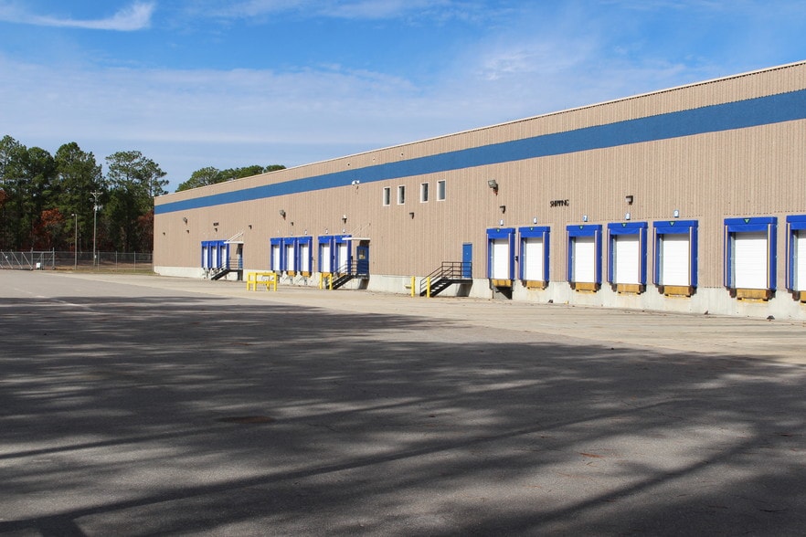More Photos Of 800 Technology Dr, Fayetteville Distribution For Sale