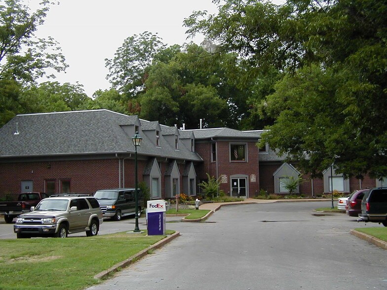 Primary Photo Of 153 N Main St, Collierville Office For Lease