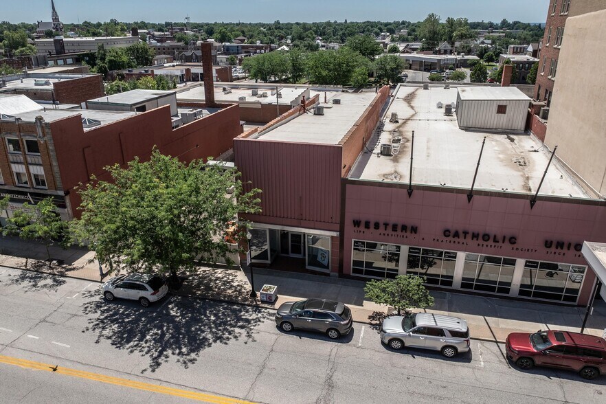 More Photos Of 516 Maine St, Quincy Flex For Sale
