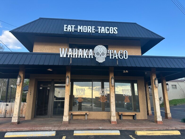 Primary Photo Of 132 Niles Cortland Rd, Warren Restaurant For Lease