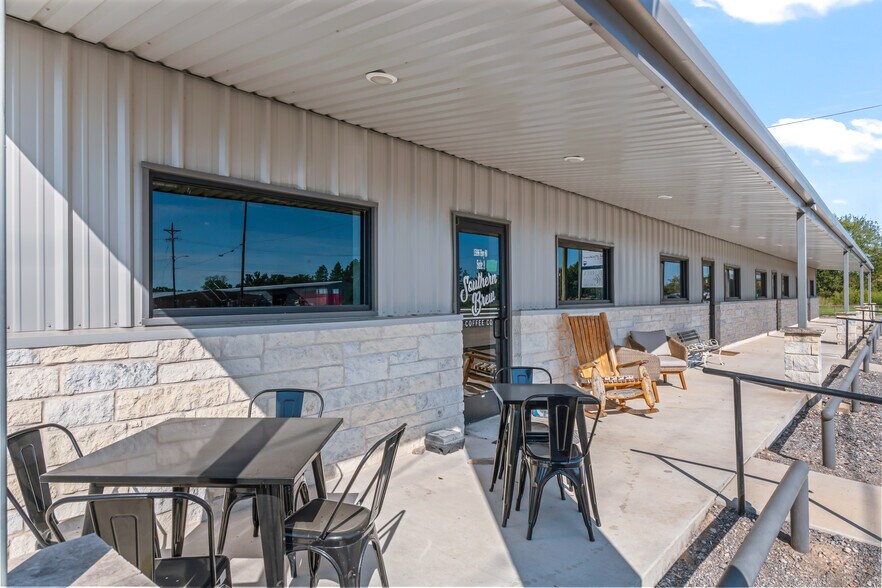More Photos Of 15996 Highway 80, Edgewood Flex For Sale
