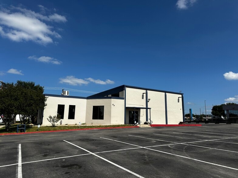 More Photos Of 4205 San Pedro Ave, San Antonio Schools For Sale
