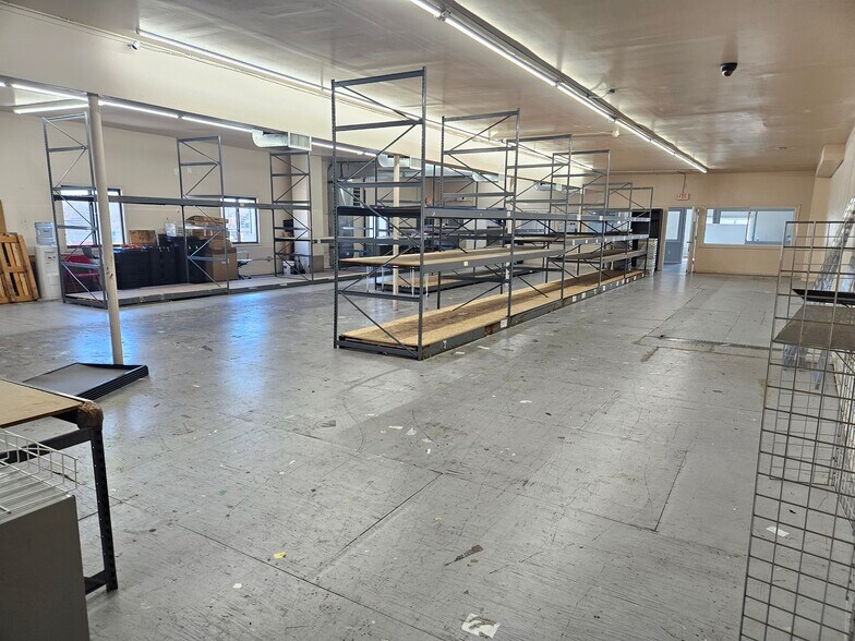 More Photos Of 400 US Highway 46 W, South Hackensack General Retail For Lease