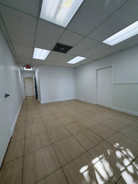 More Photos Of 6950 Collins Ave, Miami Beach Storefront Retail Office For Lease