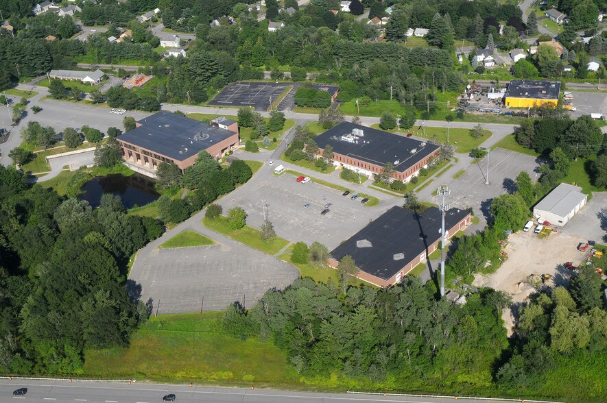 More Photos Of 1 Davis Farm Rd, Portland Office For Lease