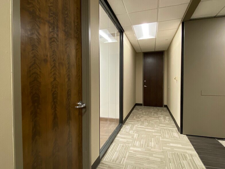 More Photos Of 330 Marshall St, Shreveport Medical For Lease