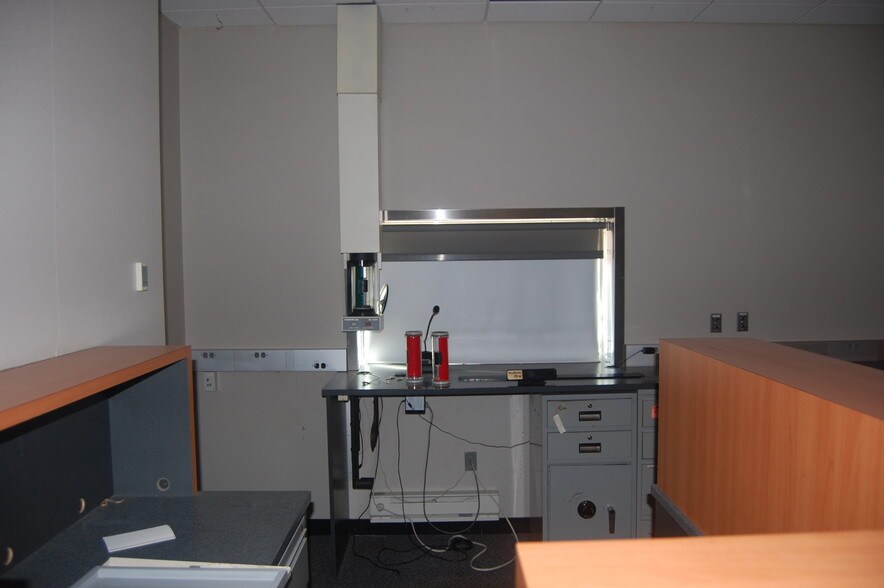 More Photos Of 12 Courtney Dr, Fairport Storefront For Lease