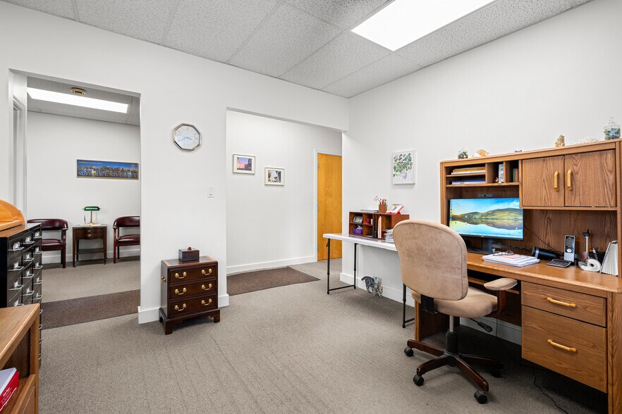 More Photos Of 1074 Massachusetts Ave, Arlington Office For Sale