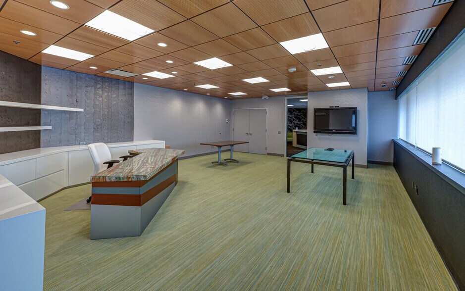 More Photos Of 8400 New Horizons Blvd, Amityville Industrial For Sale