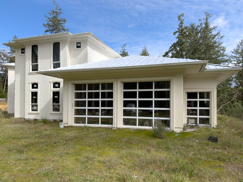 More Photos Of 46914 US-101, Bandon General Retail For Sale