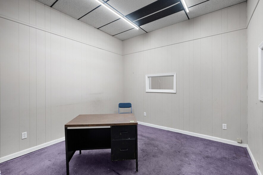 More Photos Of 514 S Wall St, Calhoun Storefront Retail Office For Lease