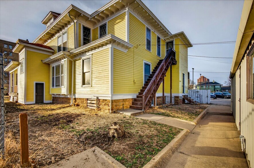 More Photos Of 822 S Johnstone Ave, Bartlesville Freestanding For Sale