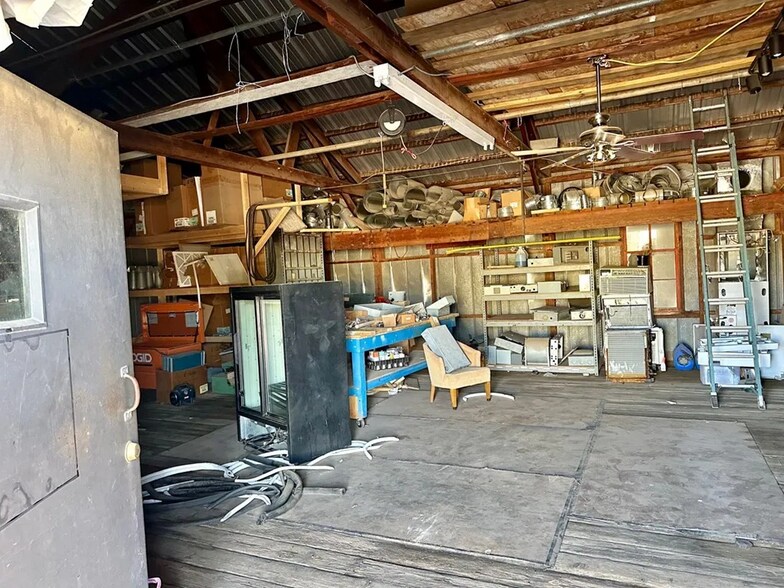 More Photos Of 1307 Elm St, Sweetwater Flex For Sale