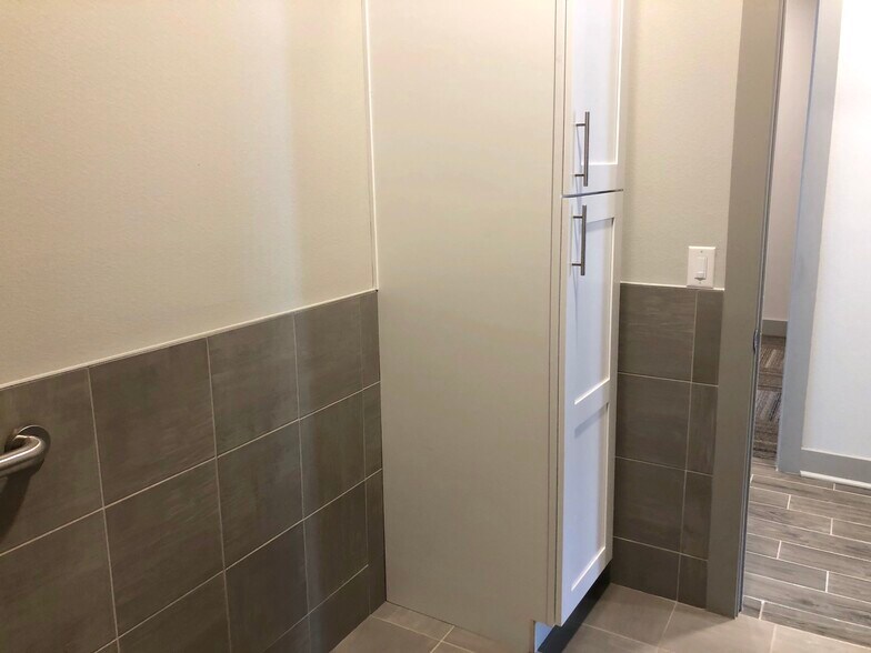 More Photos Of 1312 W Exchange Pky, Allen Medical For Lease