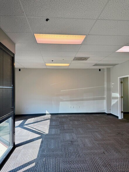 Primary Photo Of 8390 Terminal Rd, Lorton Flex For Lease