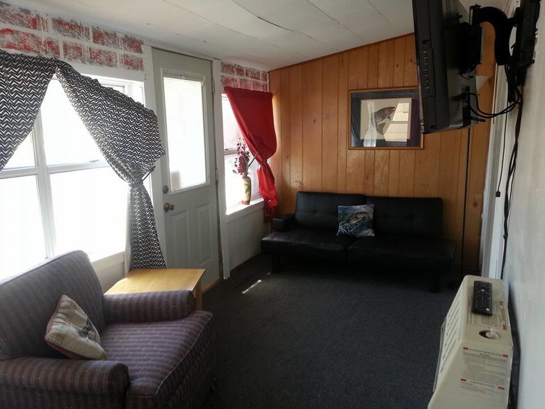 More Photos Of 103 Beach Blvd, Rockaway Beach Hotel For Sale