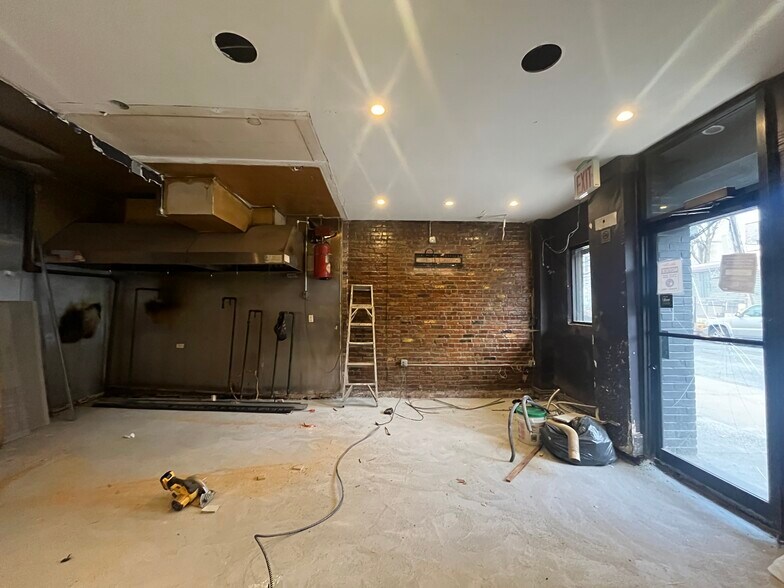 More Photos Of 3870 10th St, Long Island City Freestanding For Lease