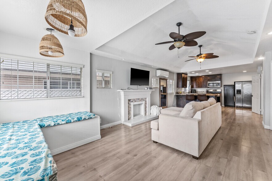 More Photos Of 126 E Balboa Blvd, Newport Beach Multifamily For Sale