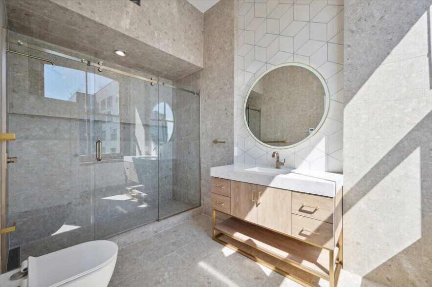 More Photos Of 32-34 S Strawberry St, Philadelphia Loft Creative Space For Sale