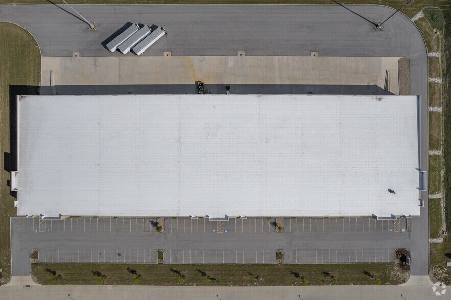 More Photos Of 26550 Bluestone Blvd, Euclid Light Manufacturing For Lease