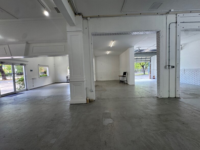 More Photos Of 700 W Las Olas Blvd, Fort Lauderdale Freestanding For Lease