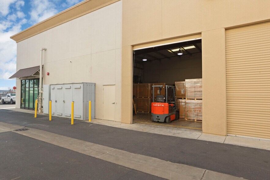 More Photos Of 600-626 Commerce Ct, Manteca Service For Lease