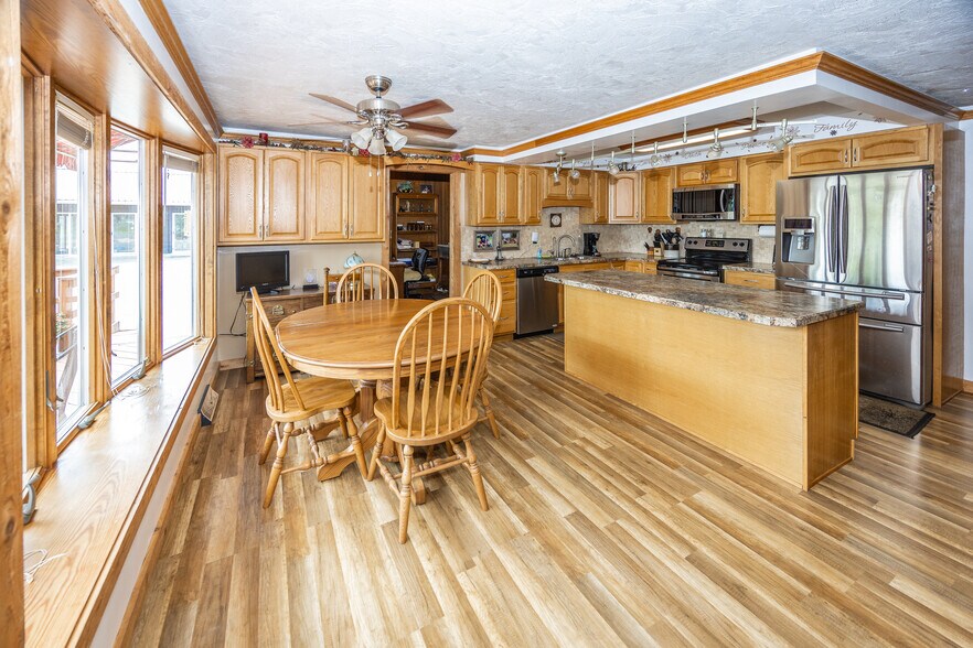 More Photos Of 9001 S County Road 700 W, Daleville Cement Gravel Plant For Sale