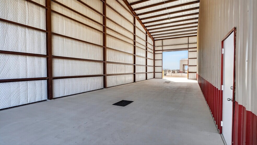 More Photos Of 16511 W Basin St, Odessa Industrial For Lease